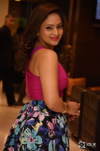 Nikesha-Patel-at-Araku-Roadlo-Movie-First-Look-Launch